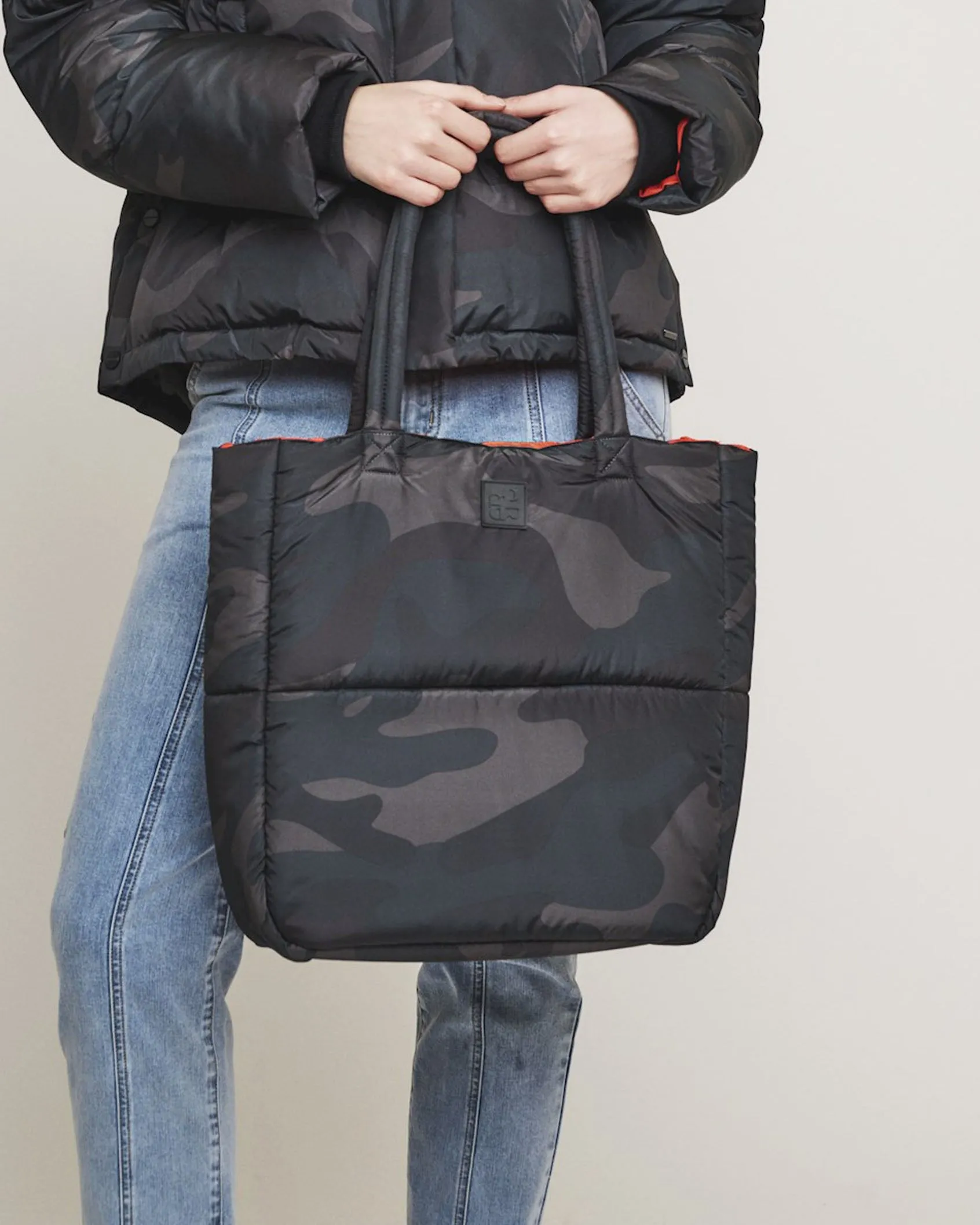 Bien Dark Camo Bag