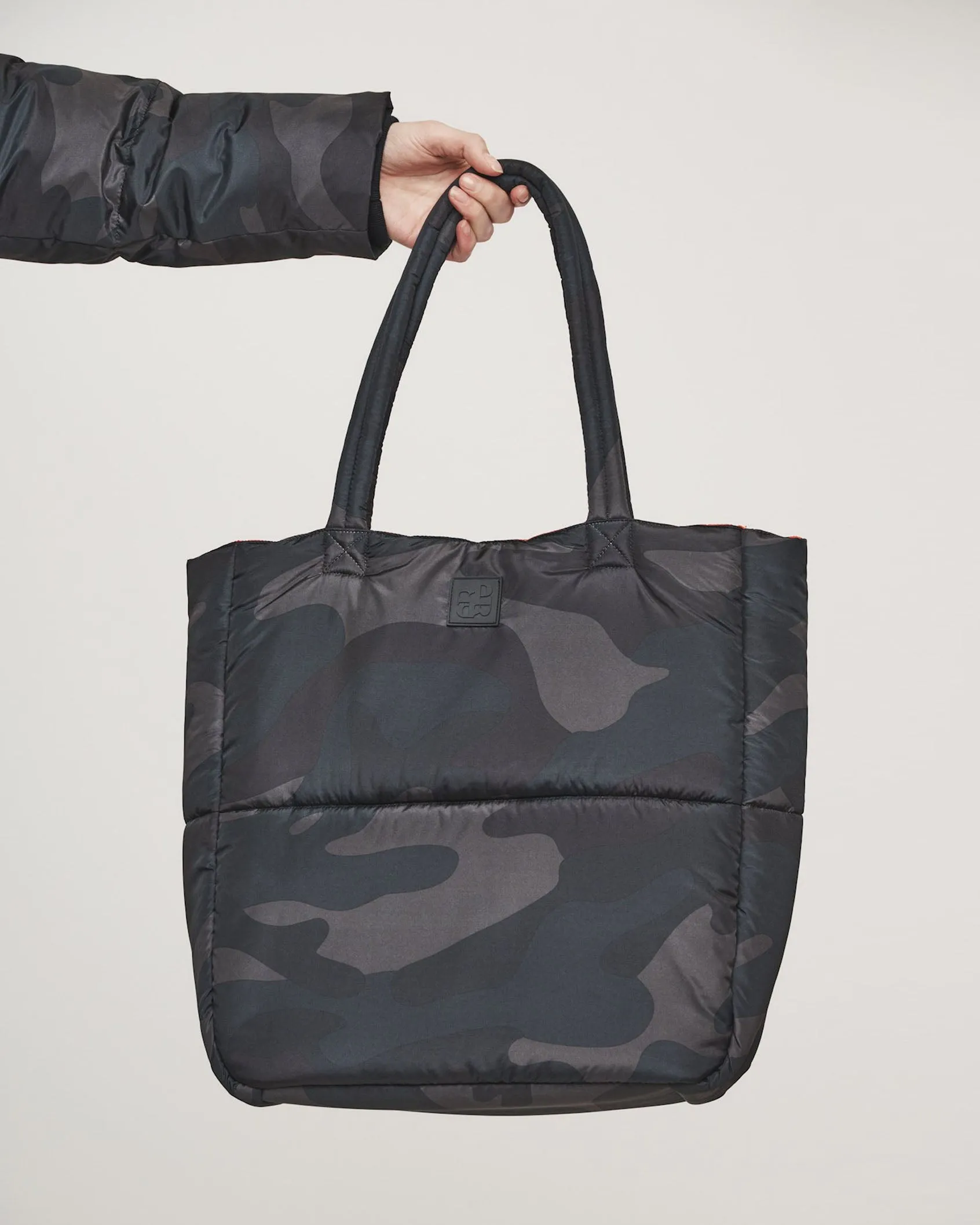 Bien Dark Camo Bag