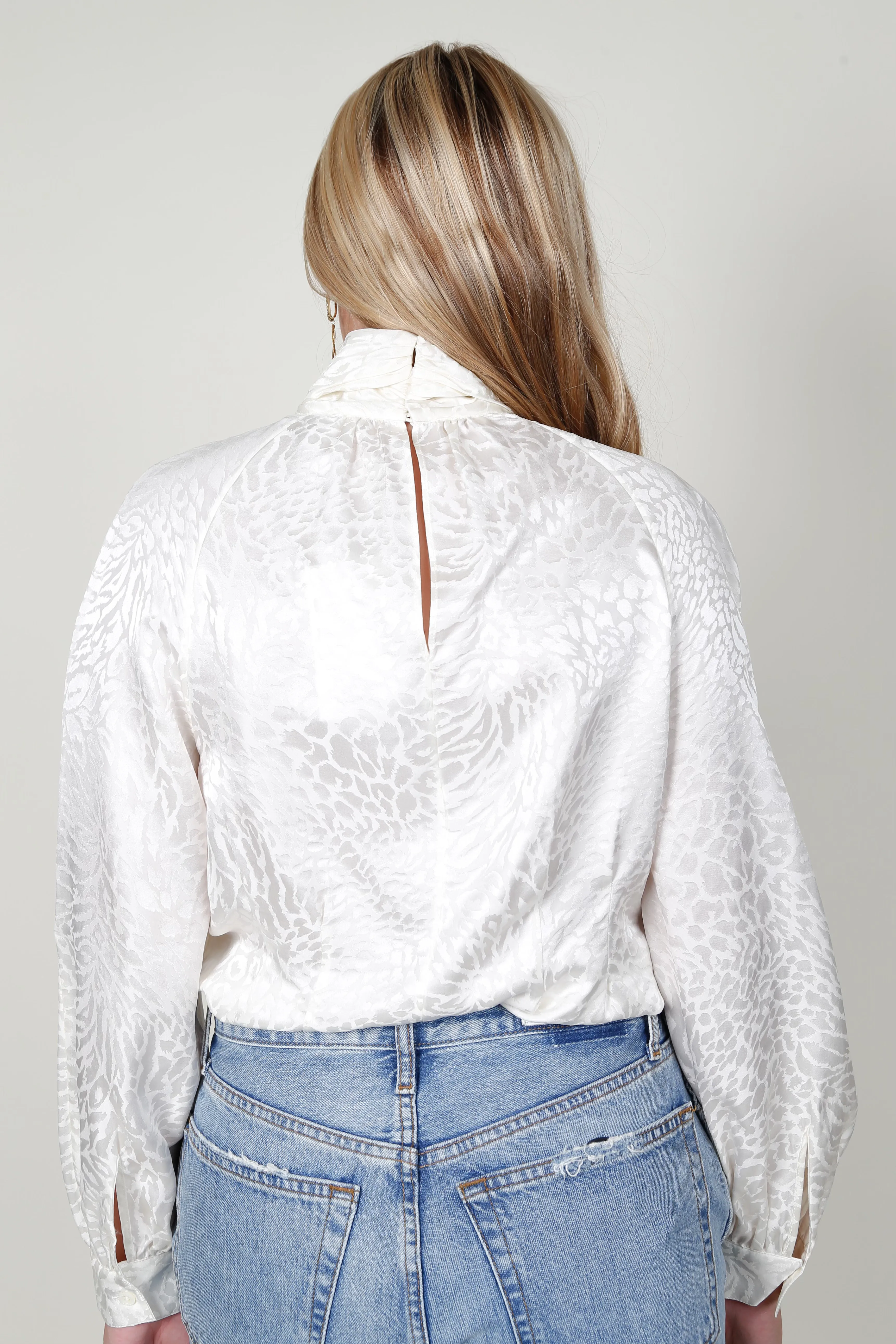 FRAME | Foldover Mock Neck Blouse - Off White